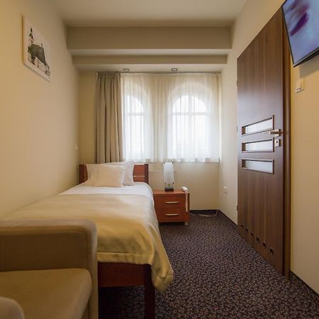 Zajazd Biskupi Racibórz Kamer foto
