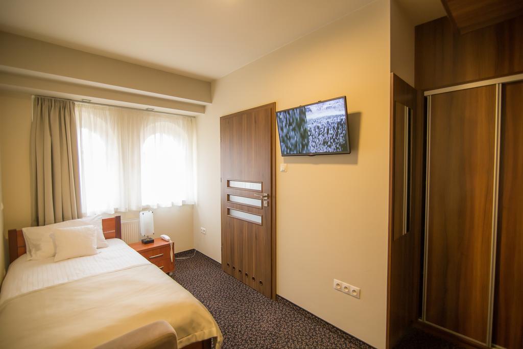 Zajazd Biskupi Racibórz Kamer foto